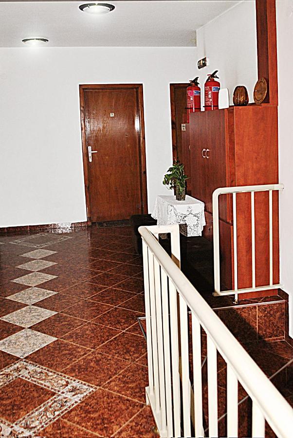 Family Hotel Zora София Экстерьер фото
