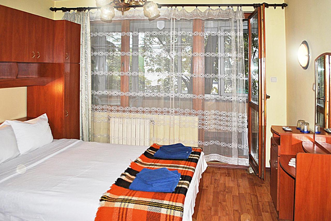 Family Hotel Zora София Экстерьер фото